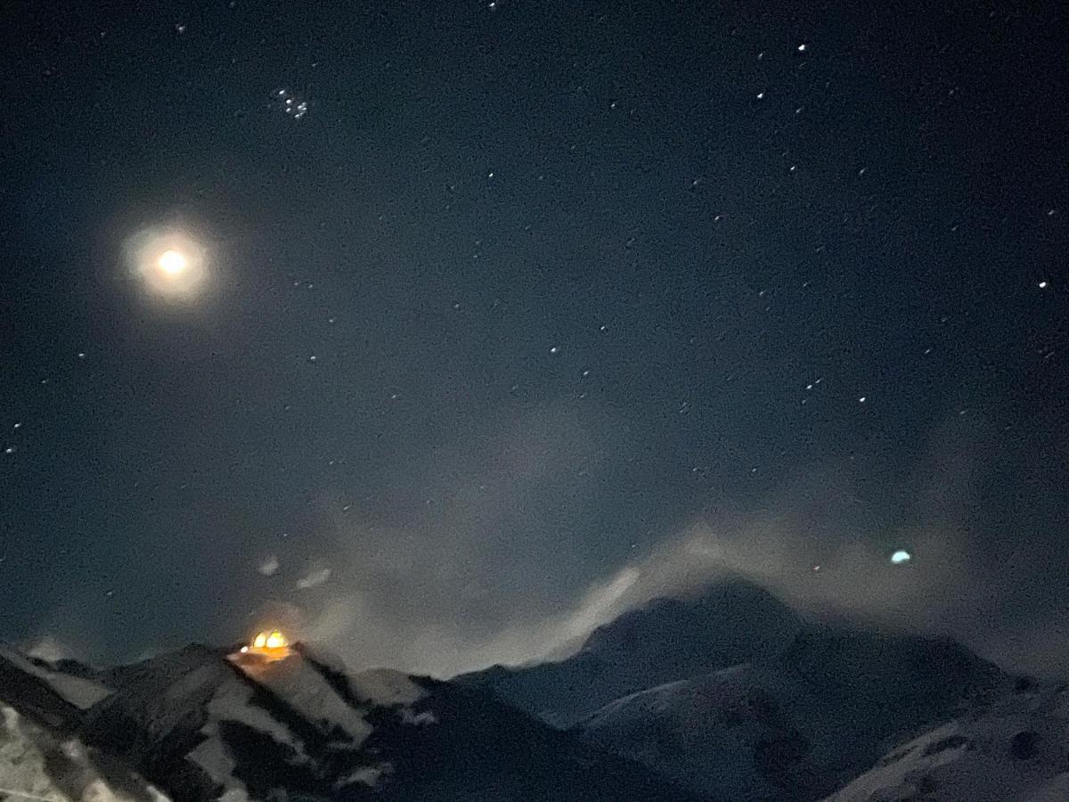 Hotel Belmonte Kazbegi Exterior foto